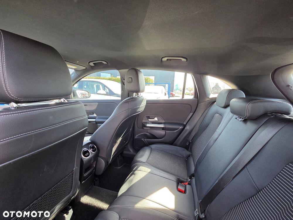 Mercedes-Benz GLA 200 d 8G-DCT - 10