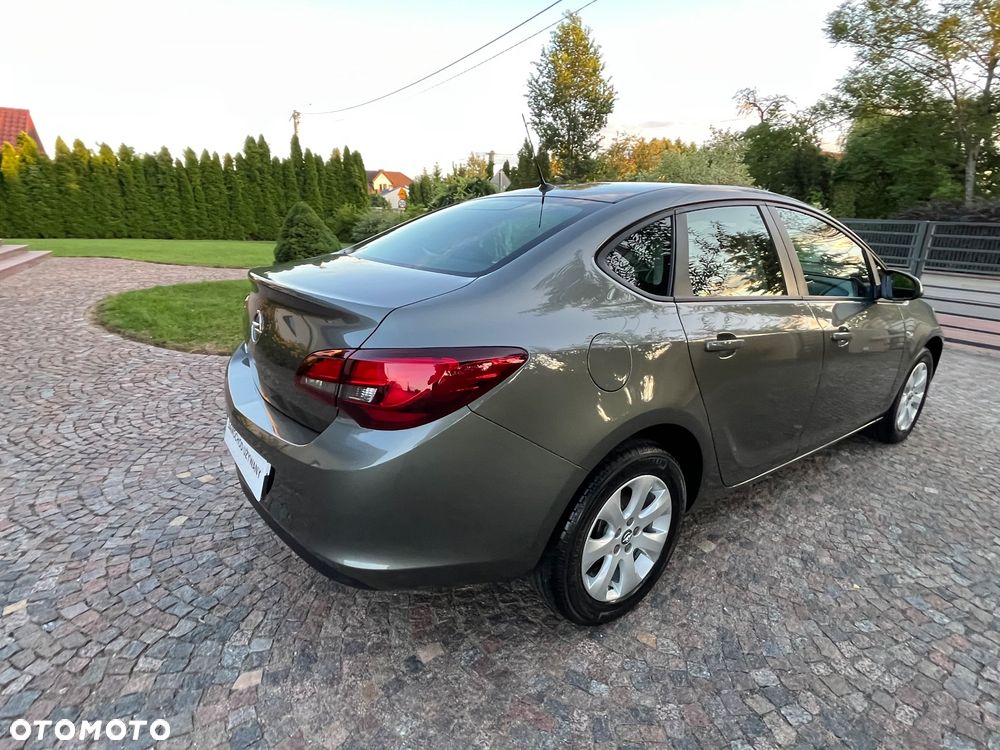 Opel Astra 1.6 Active EU6 - 11