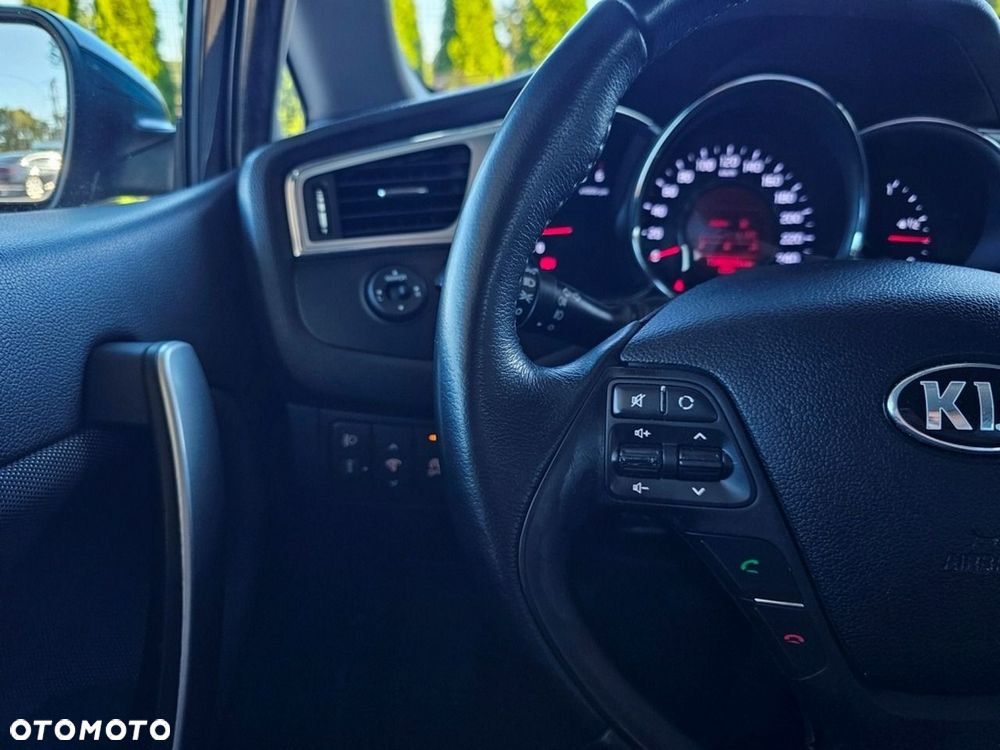 Kia Ceed - 16