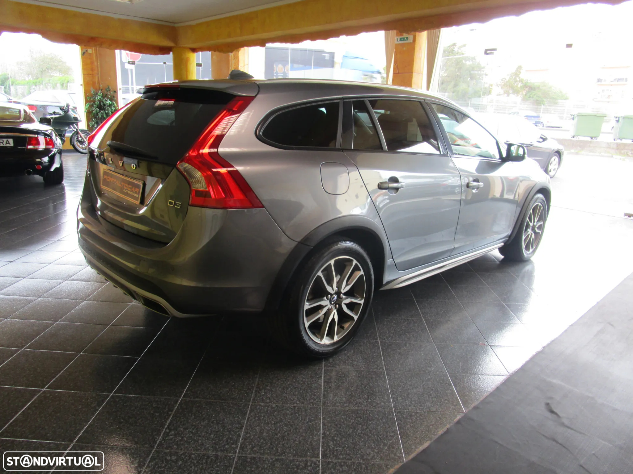 Volvo V60 Cross Country 2.0 D4 Summum Geartronic - 6
