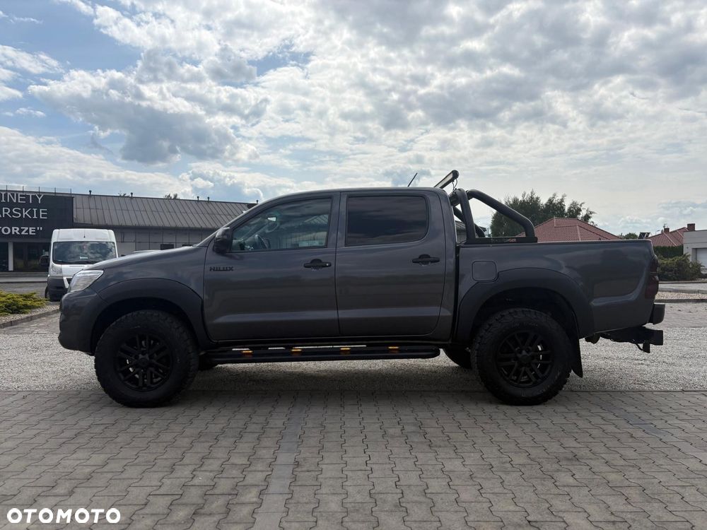 Toyota Hilux 3.0 D-4D SR5 - 9
