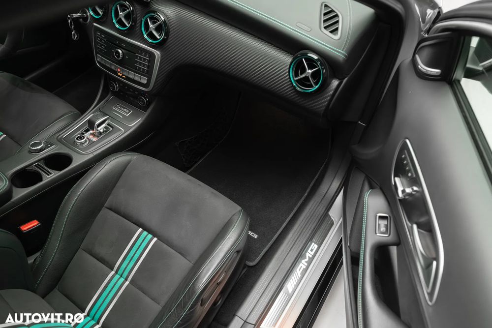 Mercedes-Benz A 45 AMG 4Matic AMG Speedshift 7G-DCT PETRONAS 2015 World Champion Edition - 37