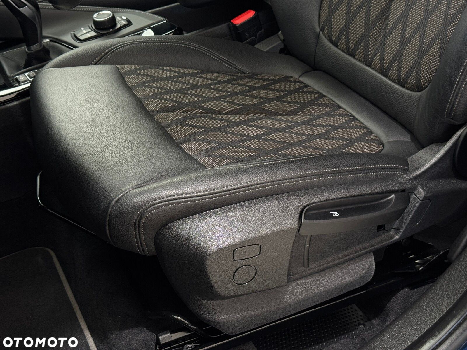 BMW X1 sDrive18i xLine - 11