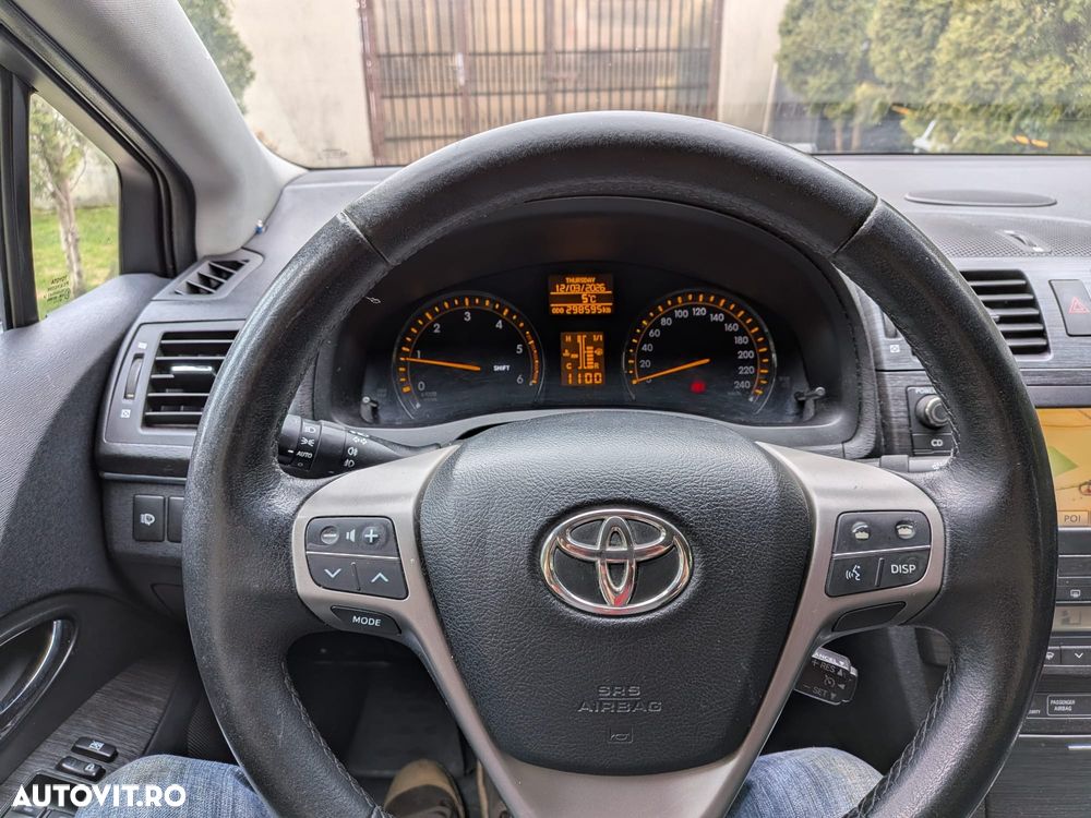 Toyota Avensis 2.2 D-CAT Luxury - 11