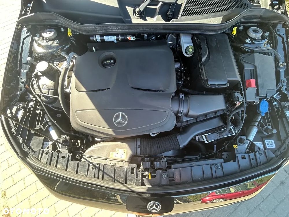 Mercedes-Benz GLA 180 AMG Line - 18