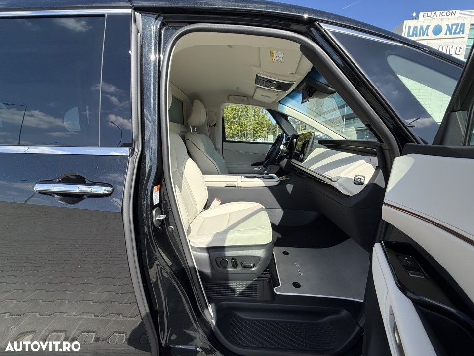 Lexus LM 350h Luxury - 21