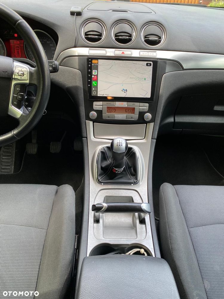 Ford S-Max - 11