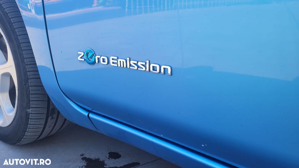 Nissan LEAF - 5