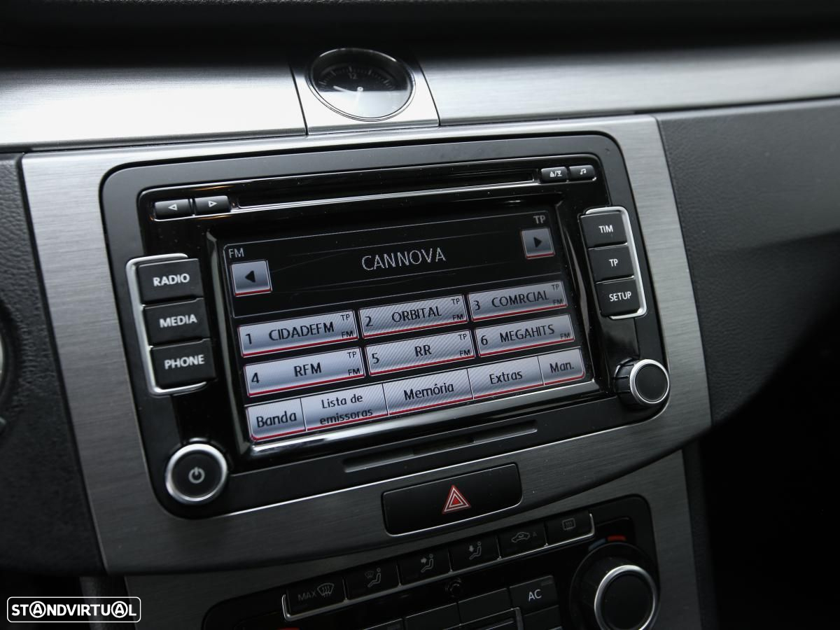 VW Passat Variant 1.6 TDI Confortline BlueMotion - 19