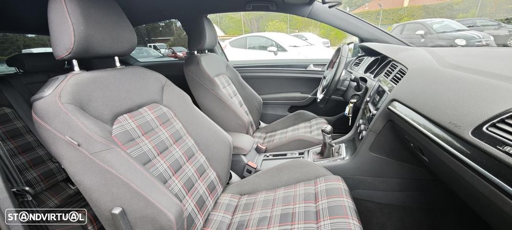 VW Golf 2.0 TSi GTi - 44