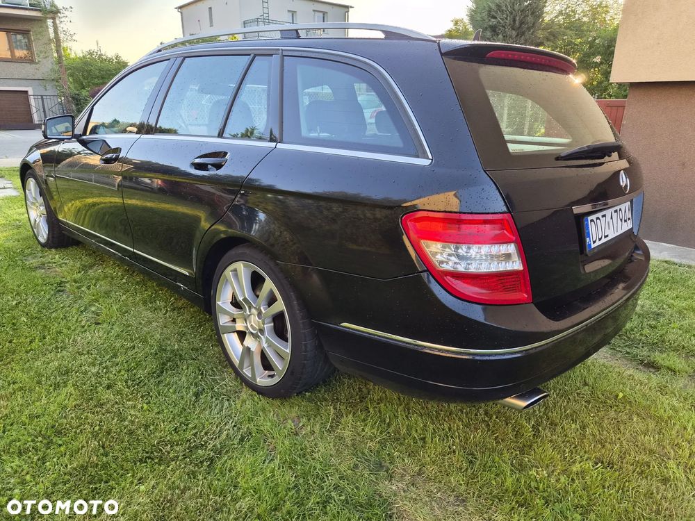 Mercedes-Benz C-Class 2010 photo 4