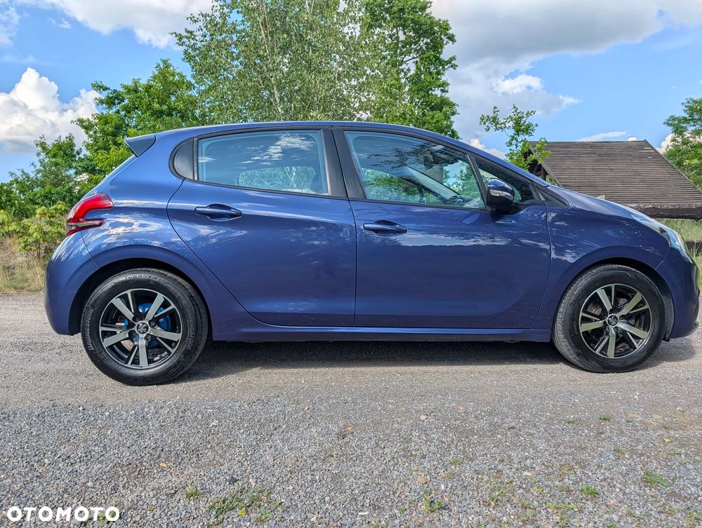Peugeot 208 - 4