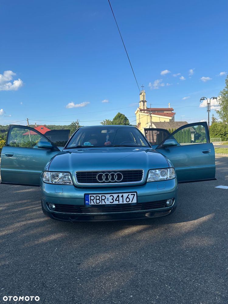 Audi A4 Limousine - 11
