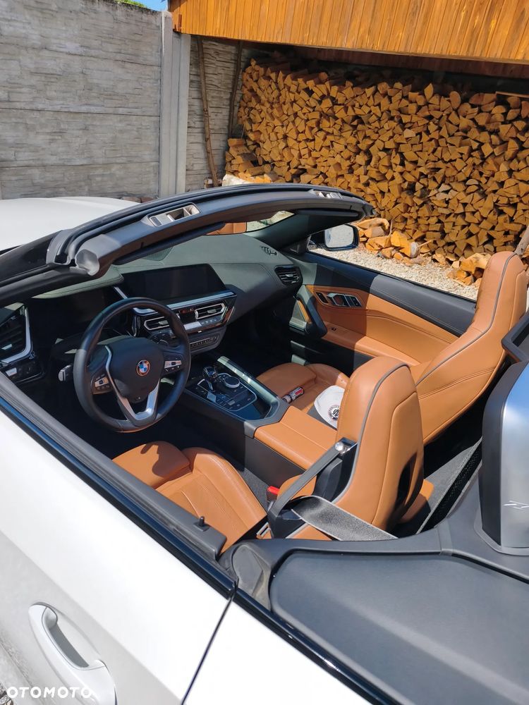 BMW Z4 sDrive30i - 11