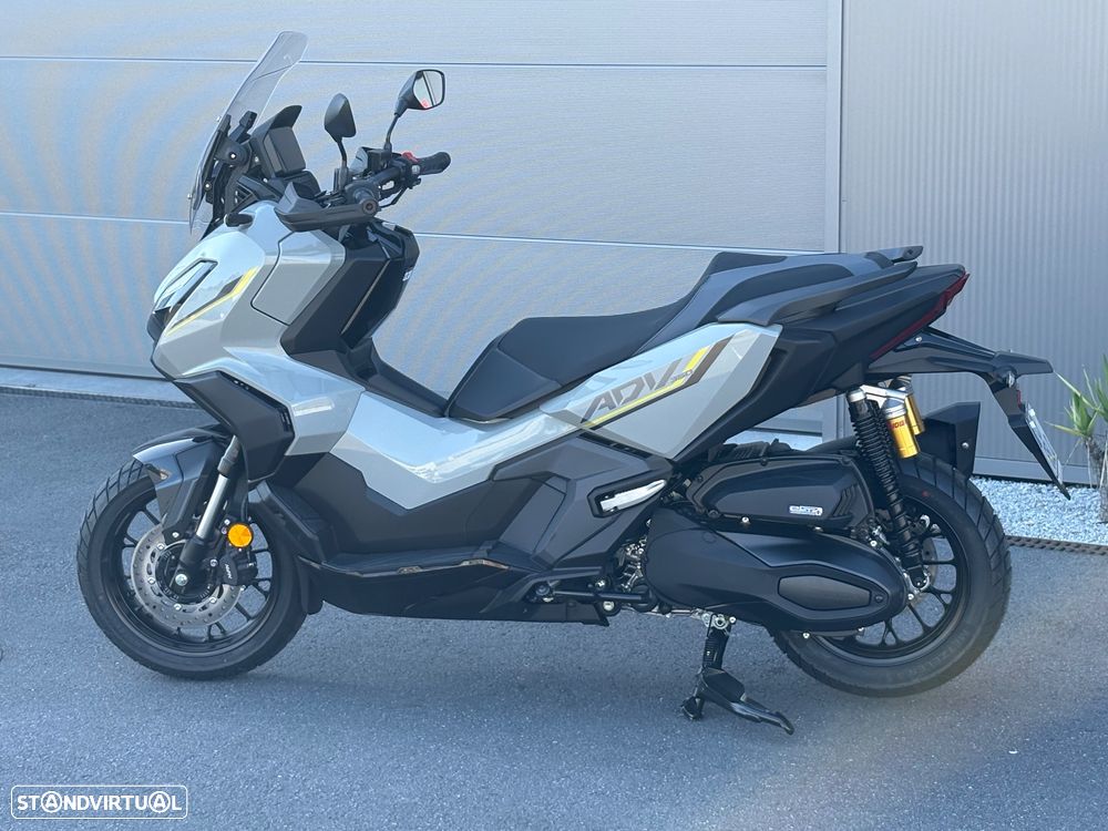 Honda ADV - 6