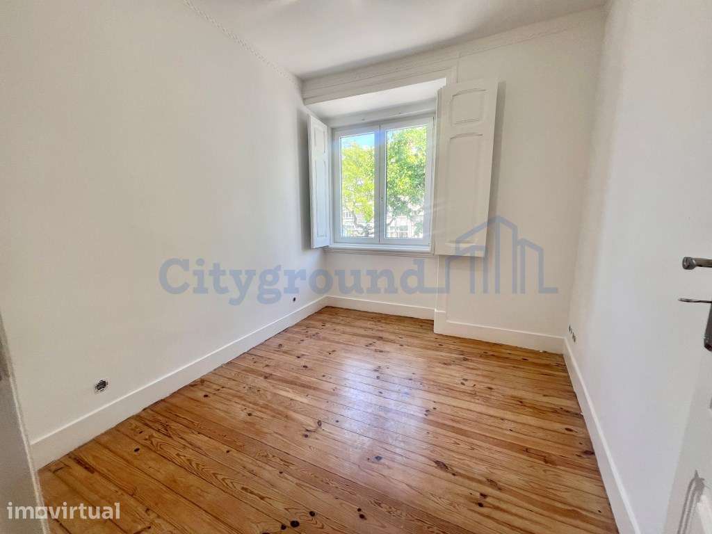 T3 Duplex totalmente recuperado na Avenida General Roçadas - viva e... - Grande imagem: 5/24