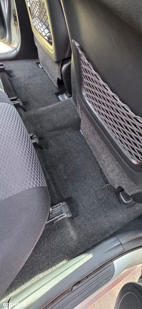 Toyota RAV4 - 7