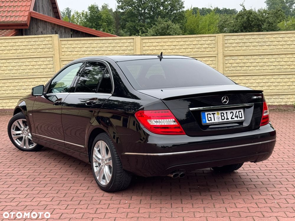 Mercedes-Benz Klasa C 180 BlueEFFICIENCY 7G-TRONIC Avantgarde - 17