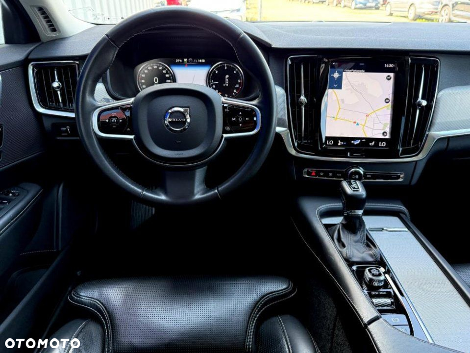 Volvo V90 Cross Country - 10