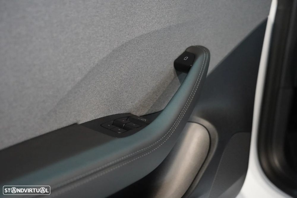 Tesla Model 3 - 5