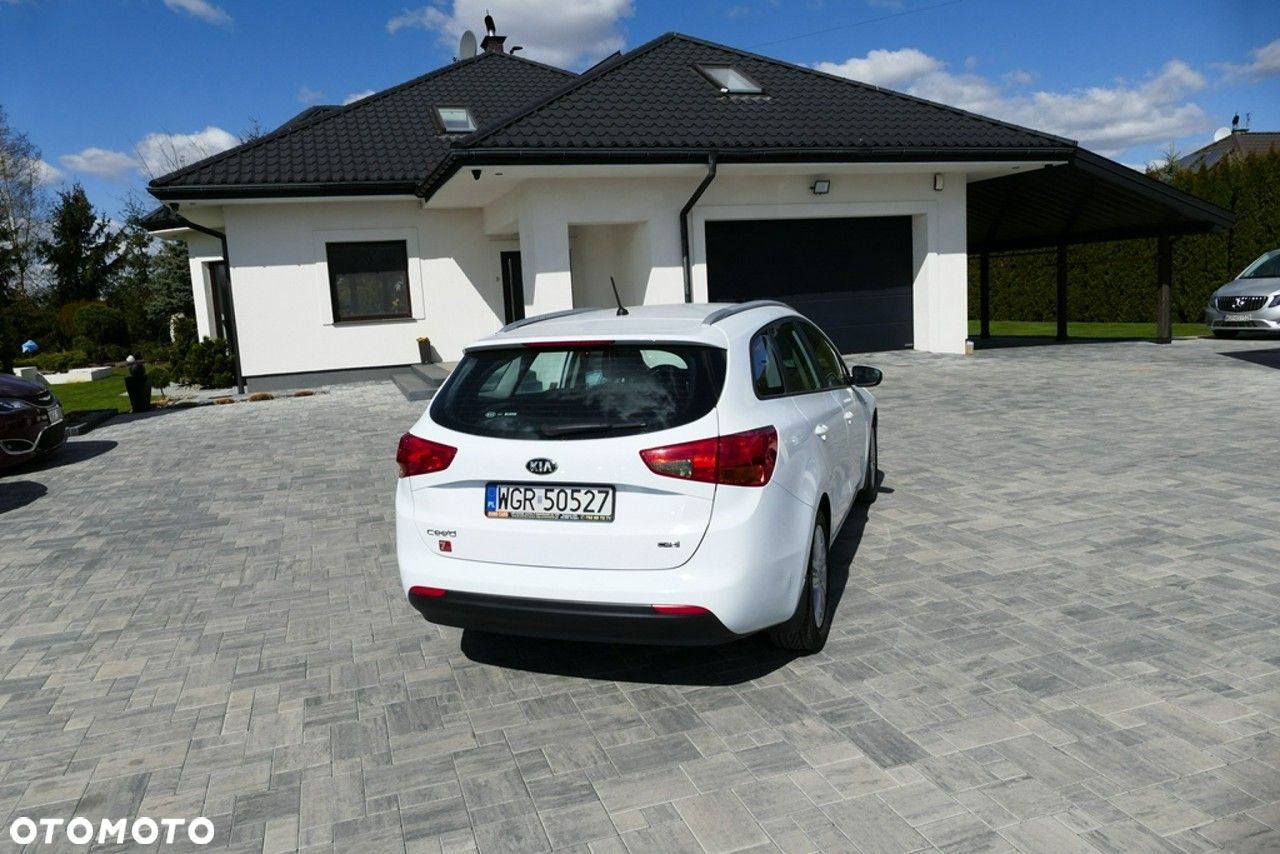 Kia Ceed - 13