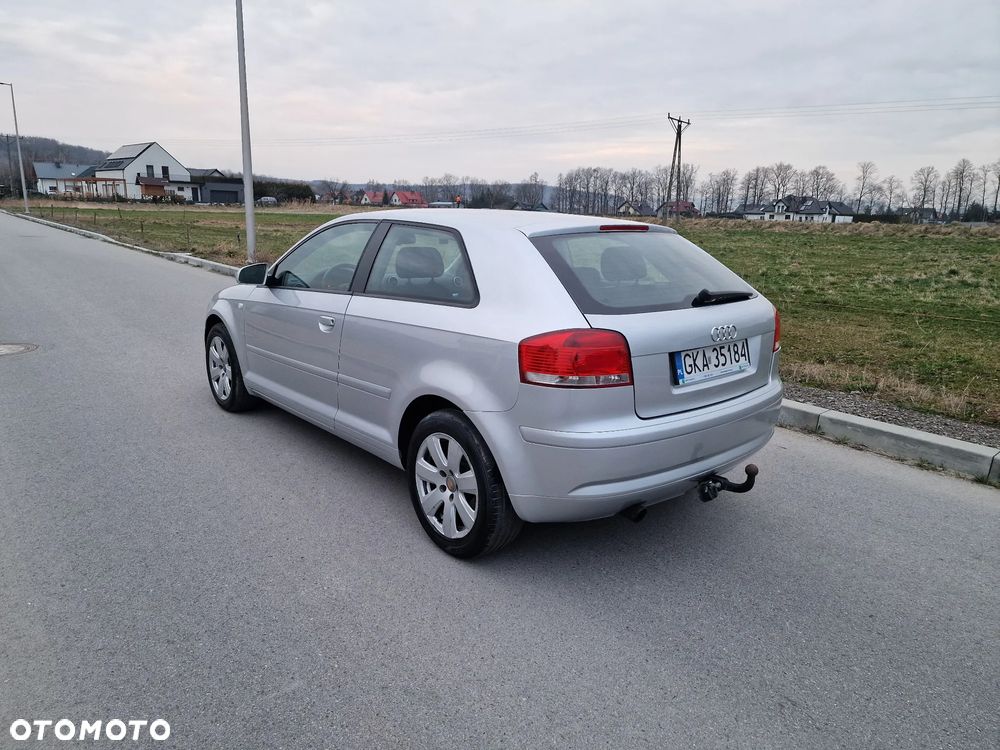 Audi A3 3-drzwiowe 1.6 Ambition - 4