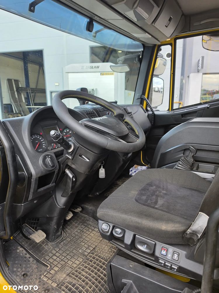 Iveco 120E 220 - 16