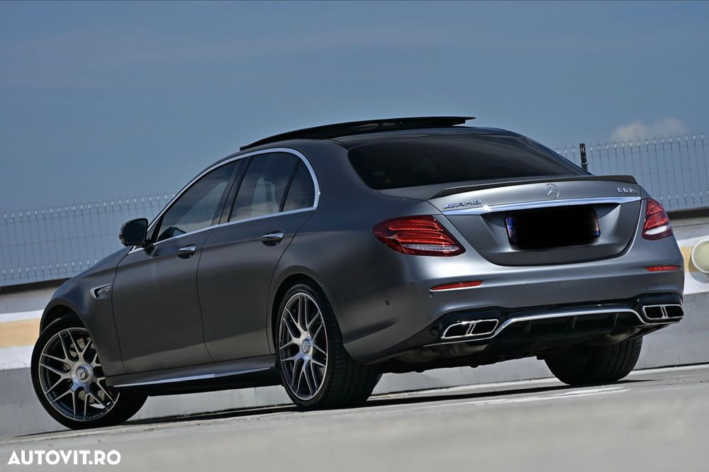 Mercedes-Benz E - 27