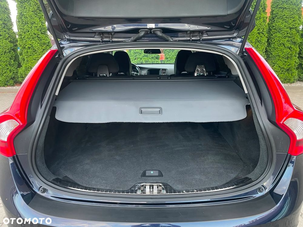 Volvo V60 D3 Momentum - 30