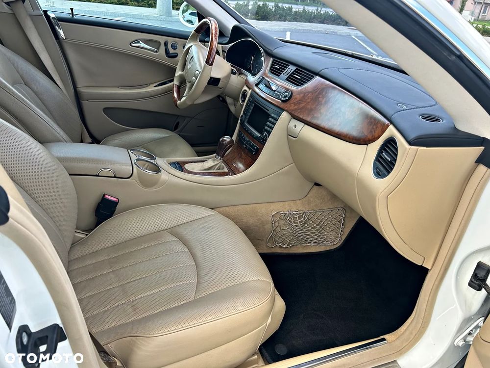 Mercedes-Benz CLS 500 - 8