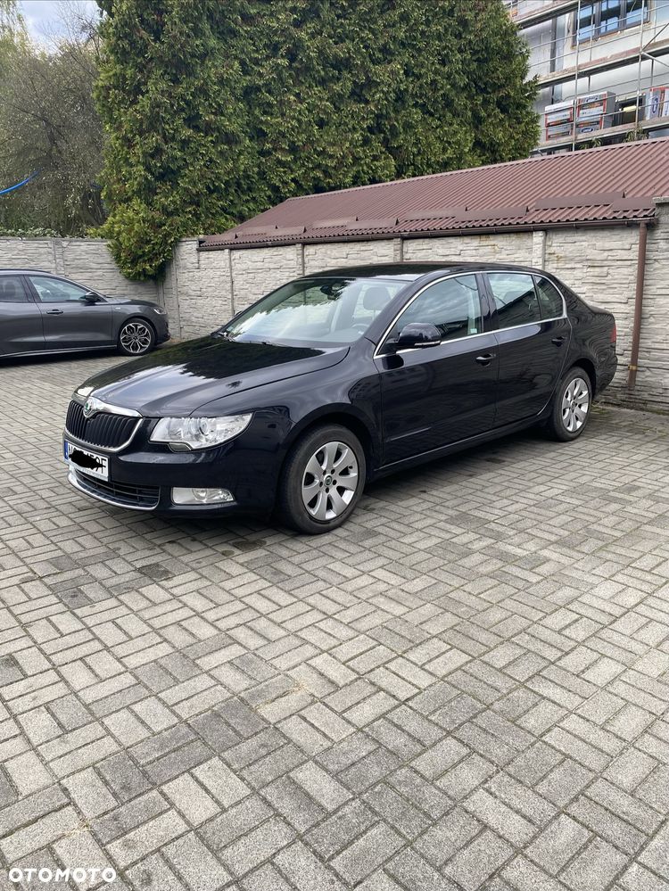 Skoda Superb 2010 photo 3