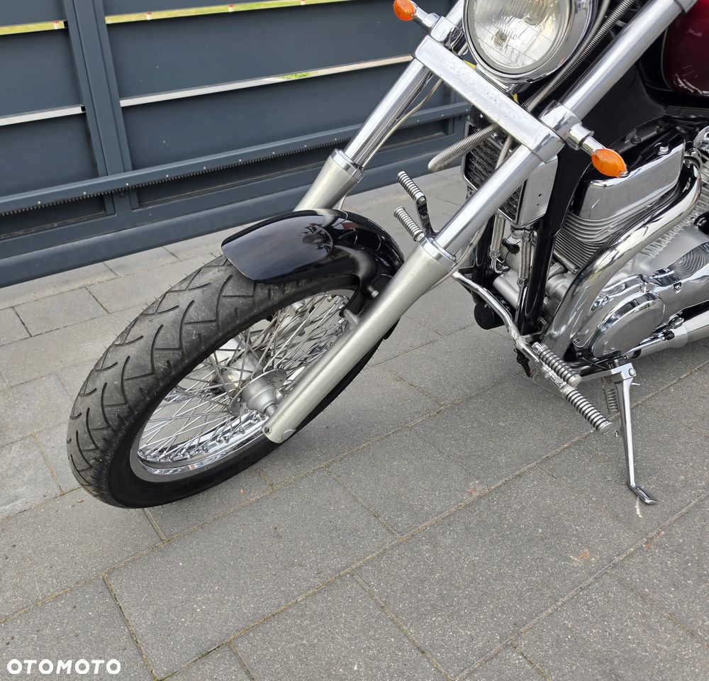 Suzuki Intruder - 18