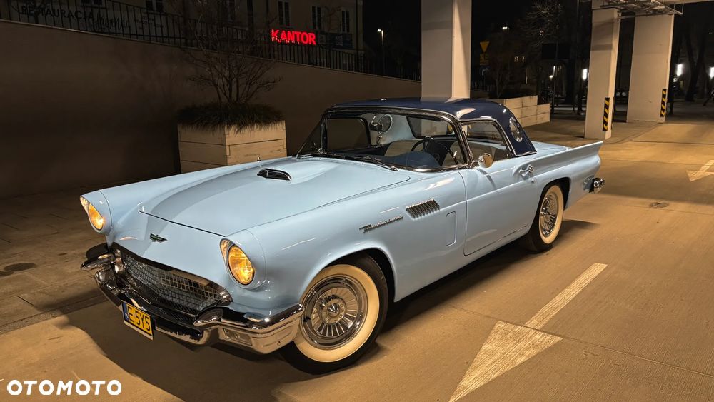 Ford Thunderbird - 4