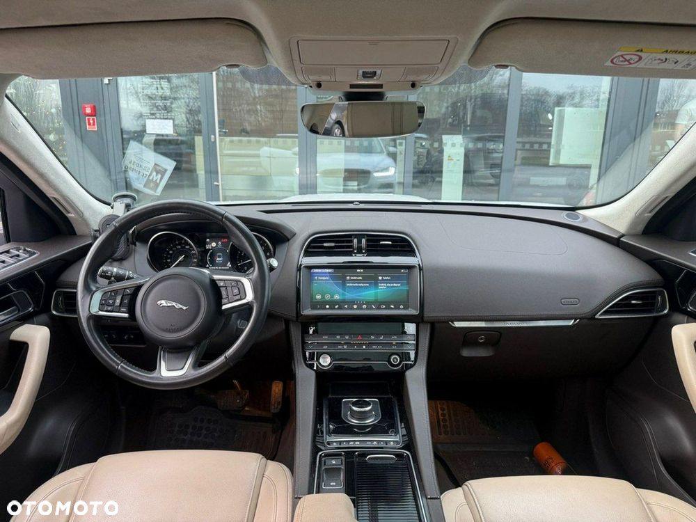 Jaguar F-Pace - 19