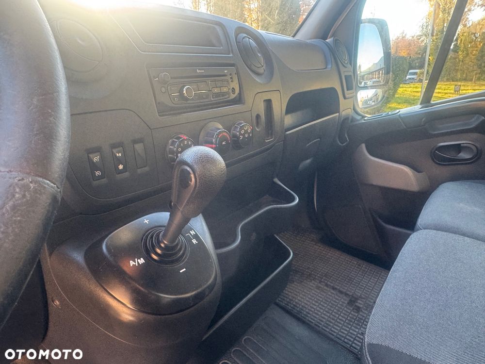 Nissan NV400 - 12