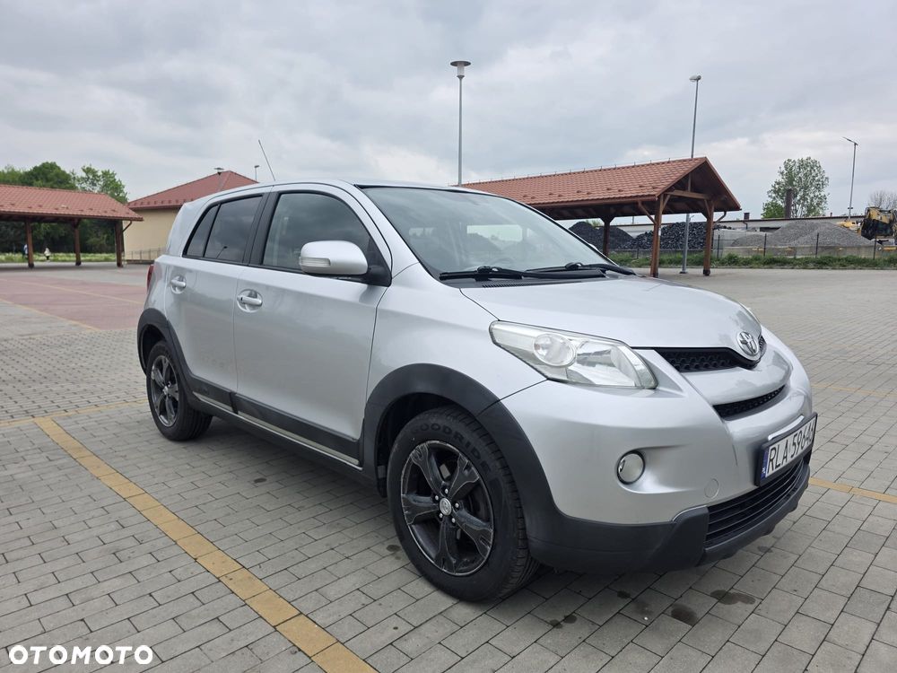 Toyota Urban Cruiser 1.4 D-4D Sol 4x4 - 2