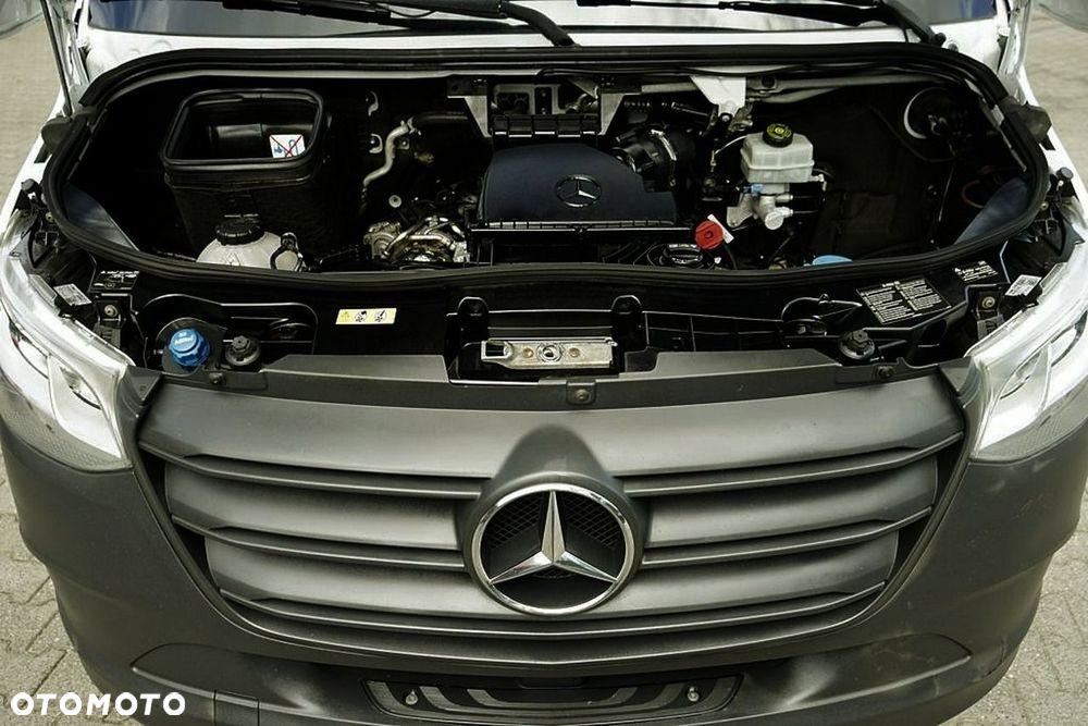 Mercedes-Benz Sprinter - 13