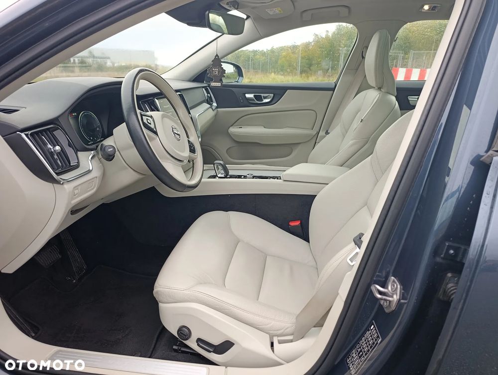 Volvo V60 Cross Country - 4