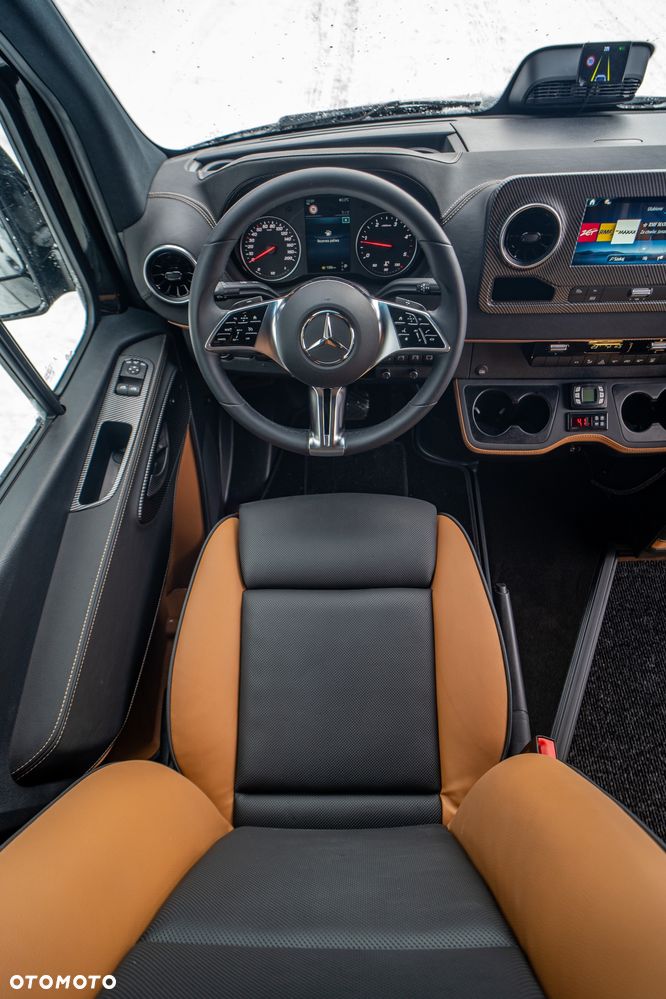 Mercedes-Benz Sprinter 519 - 30