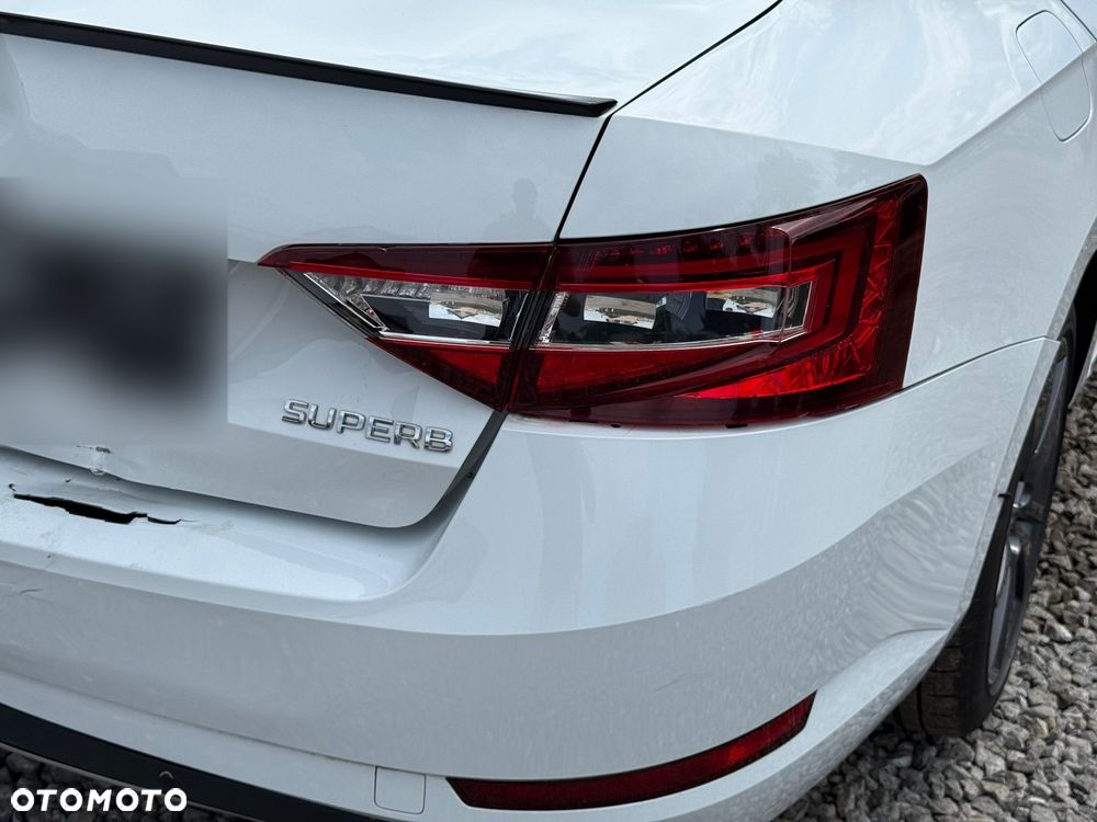 Skoda Superb 2.0 TDI Sportline DSG - 13