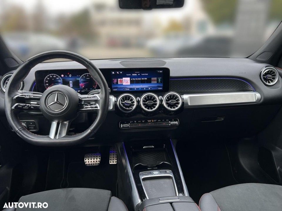 Mercedes-Benz GLB - 11
