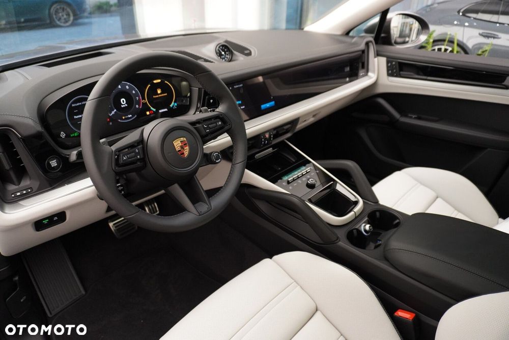 Porsche Cayenne - 26