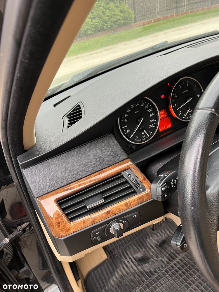 BMW Seria 5 523i Edition Exclusive - 12
