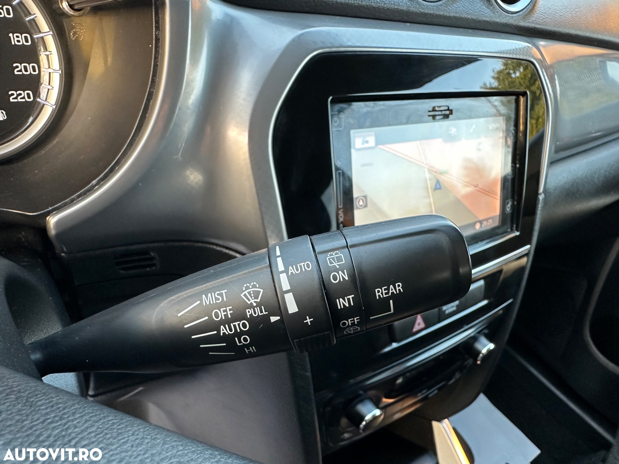 Suzuki Vitara 1.6 DDIS 4X4 Luxus - 32