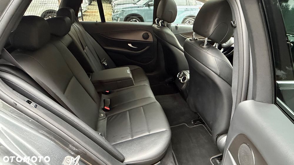 Mercedes-Benz Klasa E 200 CGI BlueEFFICIENCY Automatik Avantgarde - 35