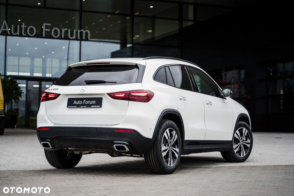 Mercedes-Benz GLA - 9