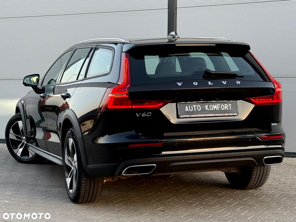Volvo V60 Cross Country - 20