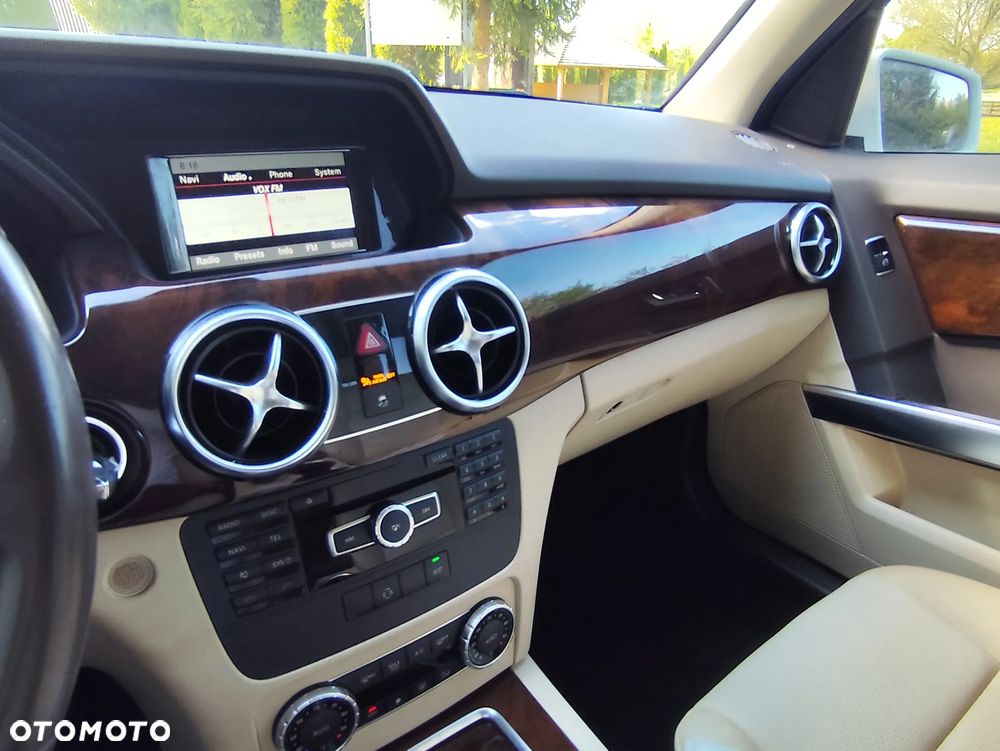 Mercedes-Benz GLK 350 4Matic (BlueEFFICIENCY) 7G-TRONIC - 23