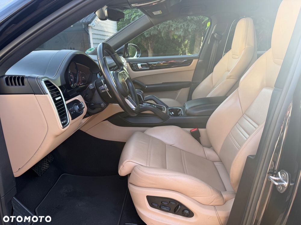 Porsche Cayenne E-Hybrid Tiptronic S Platinum Edition - 16