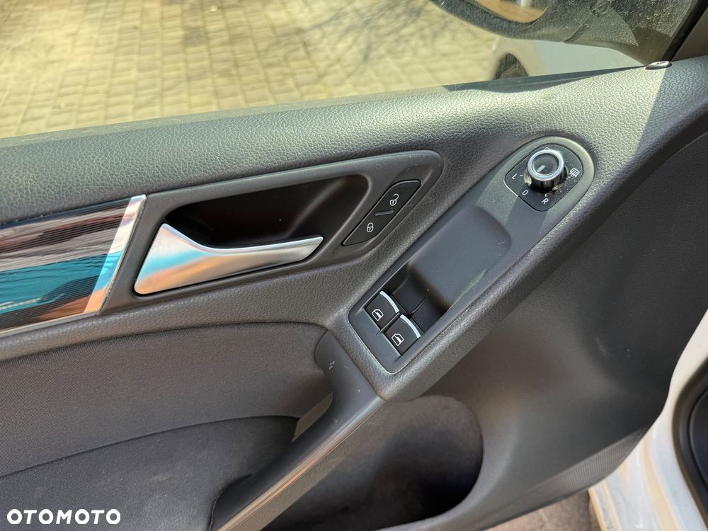 Volkswagen Golf 2.0 GTI adidas - 24